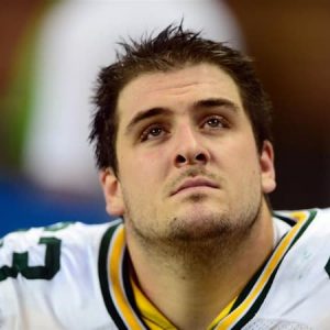 A photo of Corey Linsley